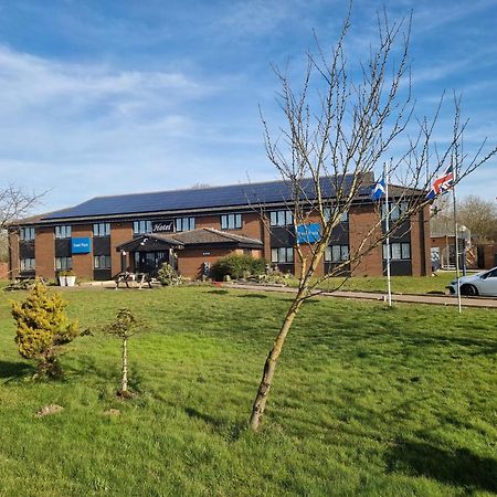Travel Plaza Hotel Desborough Bagian luar foto