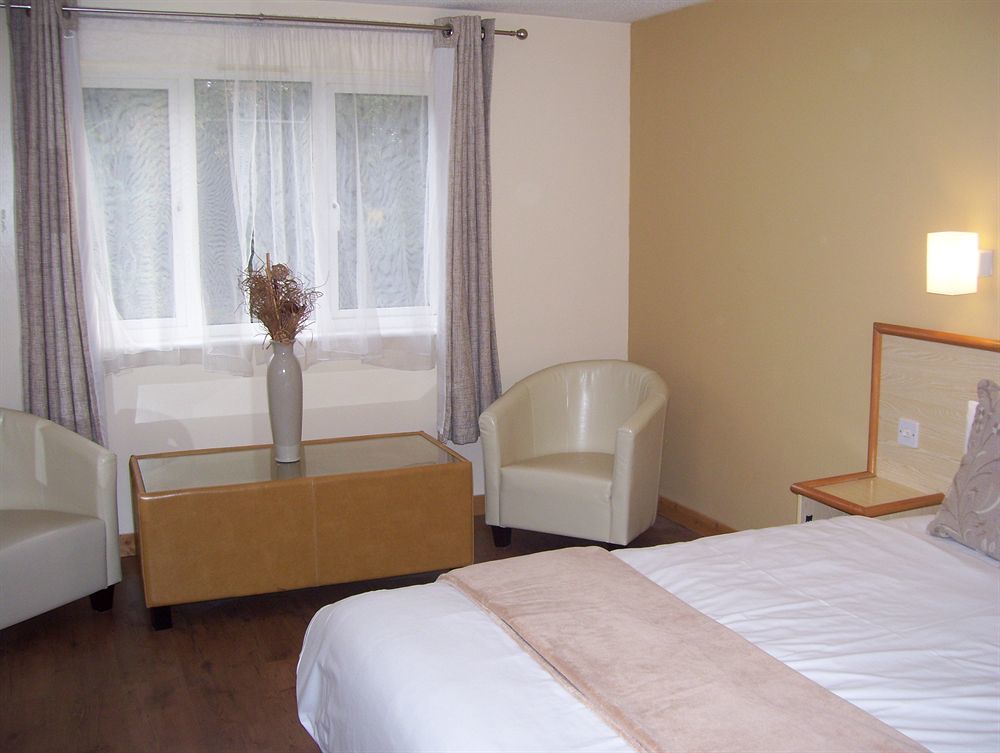 Travel Plaza Hotel Desborough Bagian luar foto